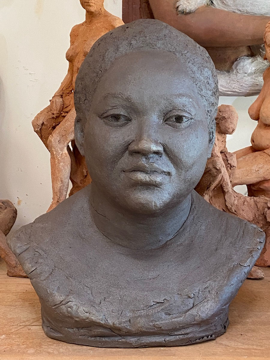 Portrait-of-Gennina-Ceramic-Lisa-Reinertson-sculptor-2022-Life-Size